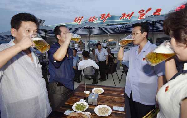 В Северной Корее прошел первый в стране пивной фестиваль  