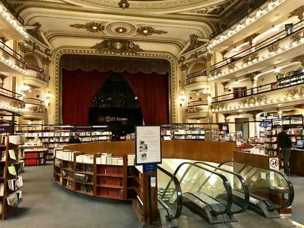 El Ateneo Grand Splendid - сказачный книжный магазин в здании старого театра  