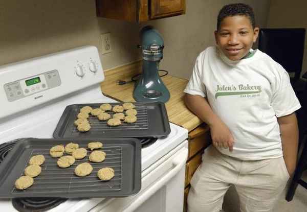 8-летний Джален Бейли открывает свою собственную пекарню, чтобы купить своей маме дом  