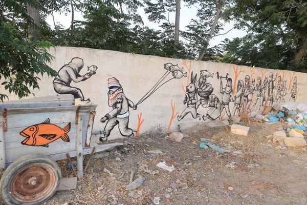 Более 150 художников разрисовали деревню Джерба  