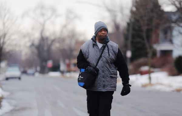Житель Детроита ходил на работу, преодолевая 33 километра пешком  