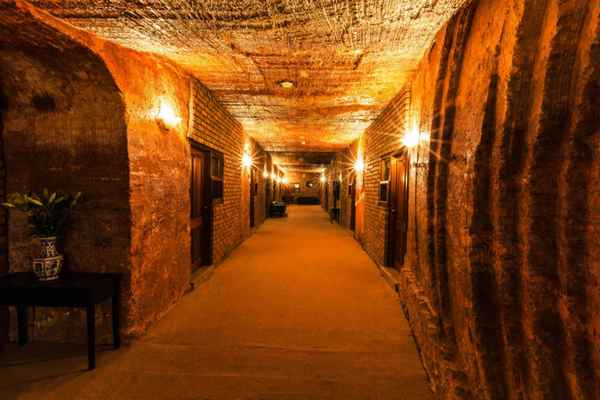 Кубер-Педи - подземный город с огромными запасами опалов  