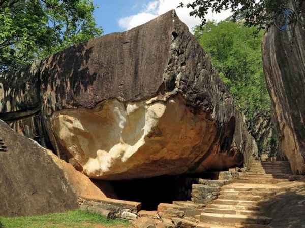 Сигирия - уникальная горная крепость на Шри-Ланке  